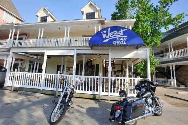 The West Bar & Grill