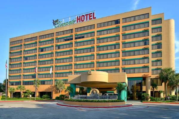 MCM Eleganté Hotel & Conference Center