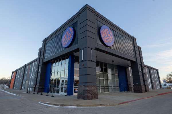 Dave & Buster's