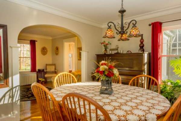 Enchanted Cottage on Glen