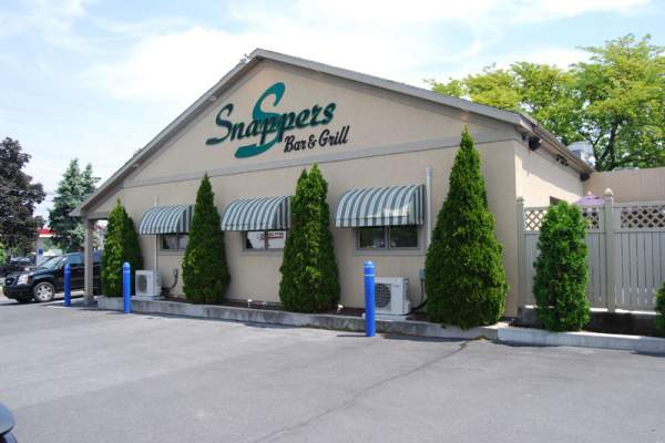 Snapper's Bar and Grill