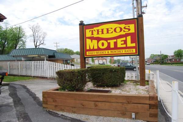Theo's Motel