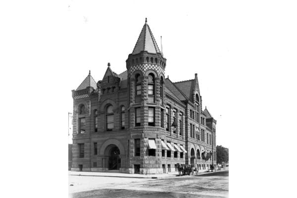 Photo of the History Center from 1901 when it served as Fort Wayne City Hall.