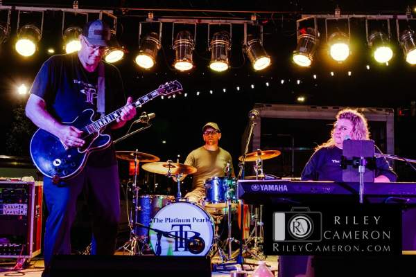 Live Music at Lake Mac Casino: Platinum Pearls