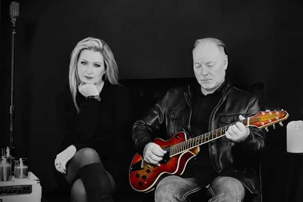 Live Music at Lake Mac Casino: Strings Attached
