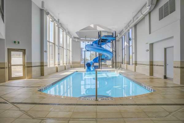 Holiday Inn Express & Suites Woodstock