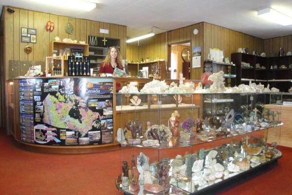 Toth's Fossils and Minerals