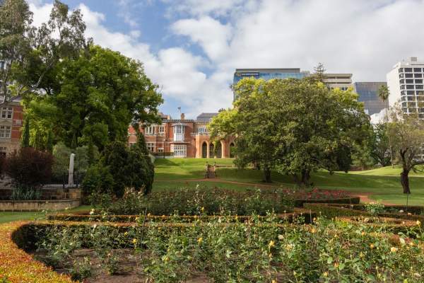 Government House - Lunchtimes In The Gardens