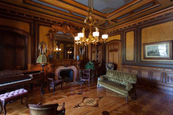 Governor Henry Lippitt House Museum