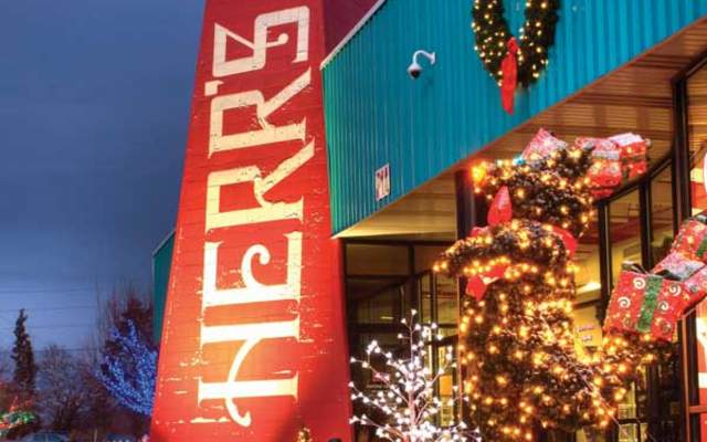 Herr's Snack Factory Christmas Lights Display | Pennsylvania