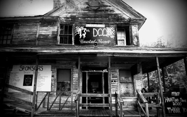 13th Door Haunted Manor | Timberlake, NC | It's Better in Person