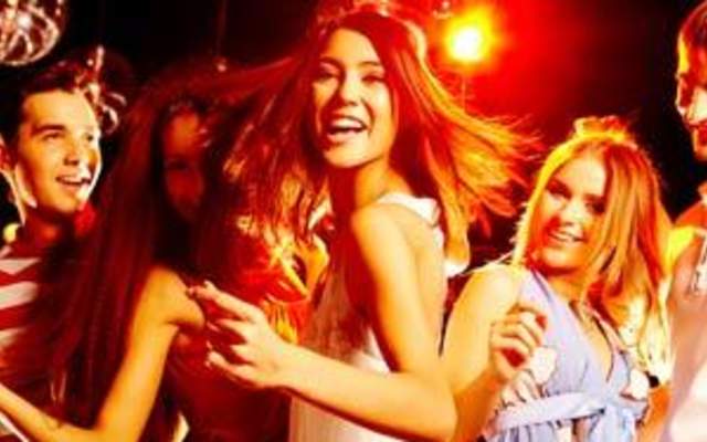 San Diego Drink, Mingle, & Dance! Club Tour (4 Clubs Included)