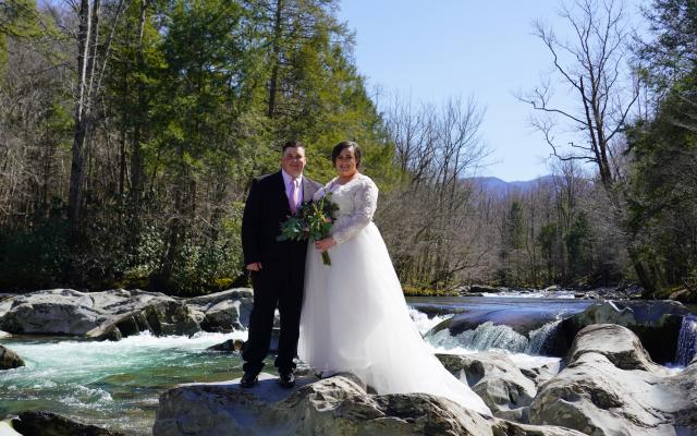 Above the Mist_River Romance & Wedding in the Park