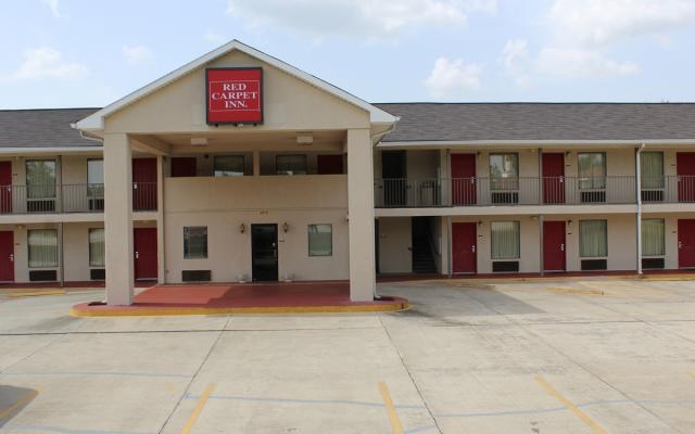 Red Carpet Inn