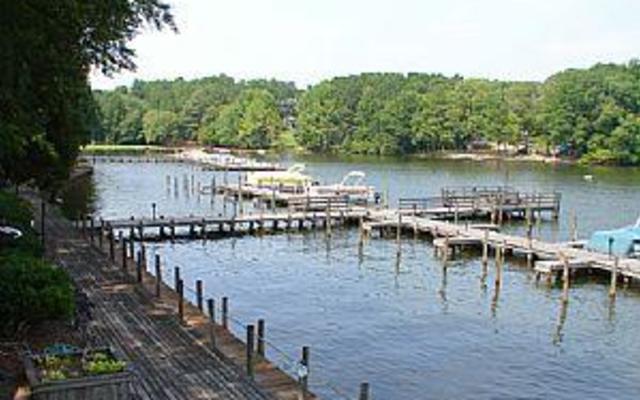 Lake gaston rv clearance and camping resort