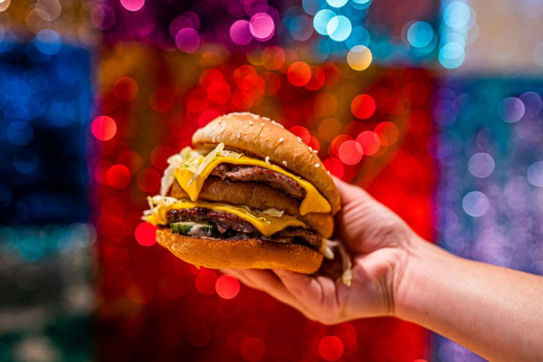 Milwaukee Serving Up Fond Memories of the Roadside Burger Stand
