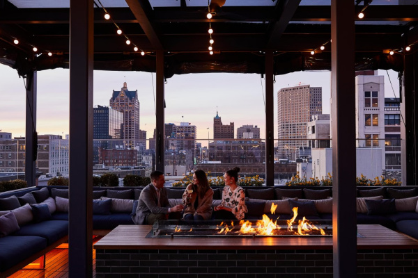 5 Places for Outdoor Dining and Drinks in Milwaukee This Fall