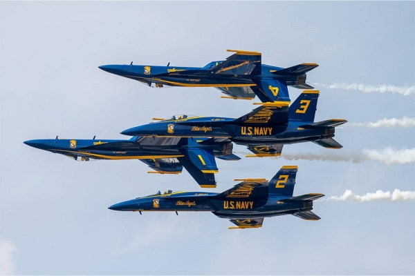 6 Best Spots to Catch the Waterstone Bank Air and Water Show