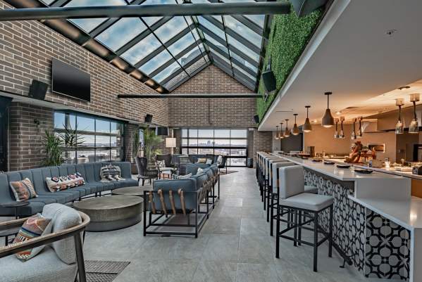 Springhill Suites Stockyards - Atico