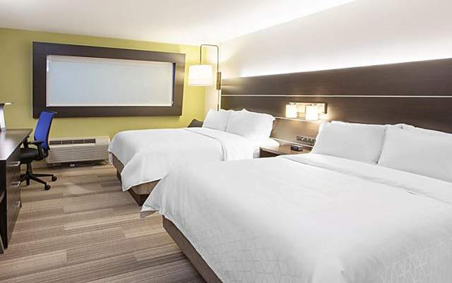 Holiday Inn Express Fayetteville South Exit 49