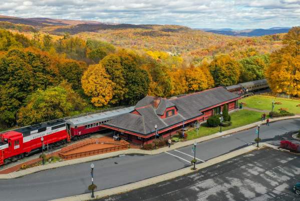 Ryan-Brenneman-Train-In-Station-Frostburg