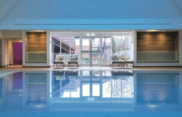 Places to stay with swimming pools in Bristol