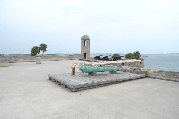 1247839147_castillo_cannon.jpg