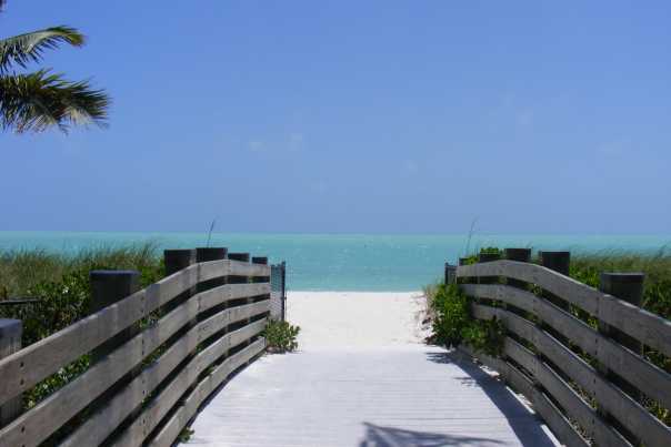 1273724707_entrance-to-sombrero.jpg