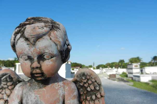 1354224586_vf_free_key_west_photo_key_west_cemetery_putti.jpg