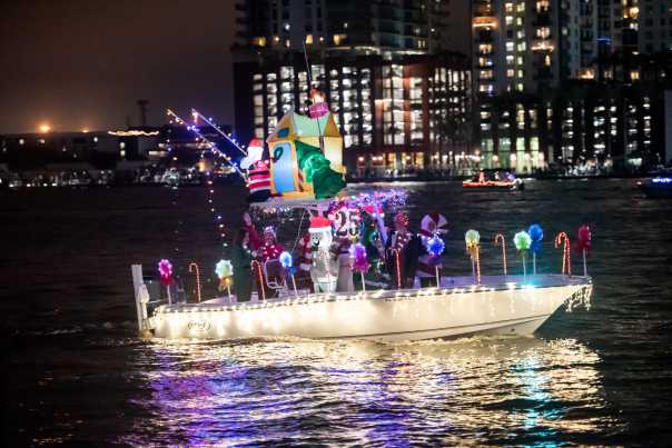 jacksonville-light-boat-parade