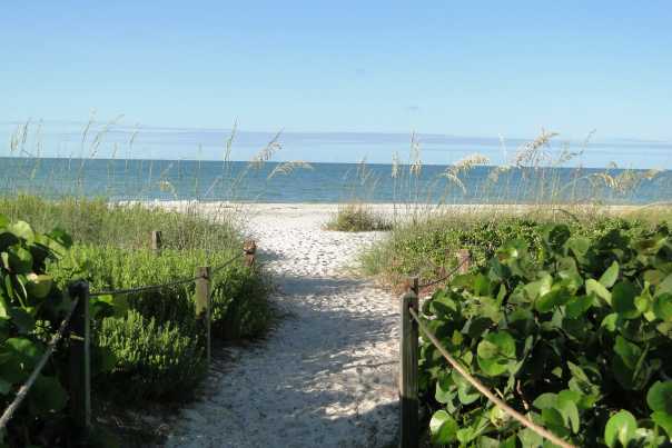 Slide%20Show%20Escape%20on%20Sanibel%20Island.jpg