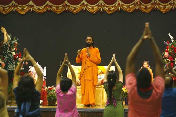 bollywood-indian-yoga-cerri-photo1.JPG