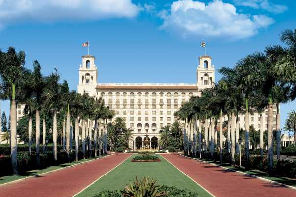 luxury-with-the-little-ones-in-palm-beach-photo-breakers-driveway.jpg