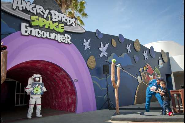 space-coast-article-wiebke-german-insider-photo1-angry-birds-space-%20encounter-grand-opening-slingshot-toss-05132013.jpg