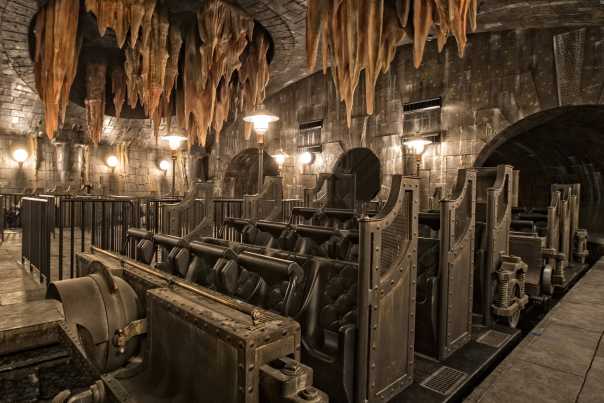 universal-orlando-harry-potter-ride-car-escape-gringotts-image-mclaren-family.jpg