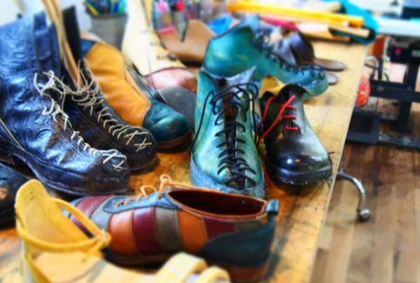 a-range-of-shoes-made-at-colorado-shoe-school-768x432