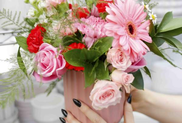 Galentines Floral Class at Breckenridge Brewery