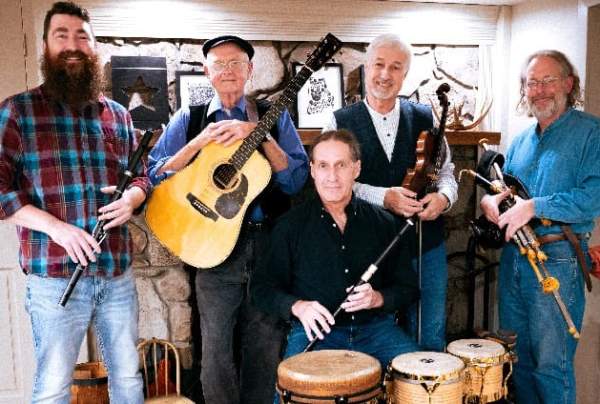 Blackstone River Theatre - Take It Outside Concert Series 2025 - Turas
