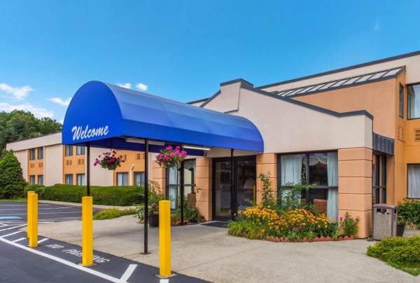 All Season's Inn & Suites