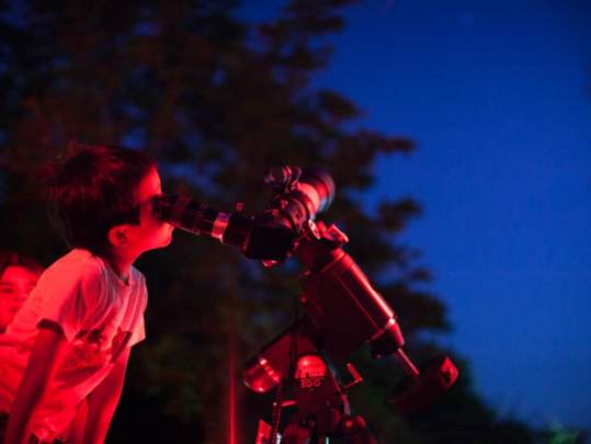 Stargaze at the Steven F. Udvar-Hazy Center