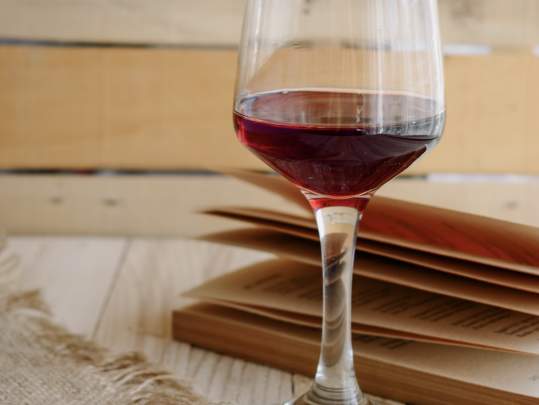 Read Between The Vines: Bluemont Book Club