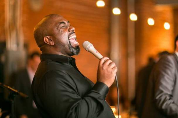 Eric Moore & Friends: Christmas Love & Jazz