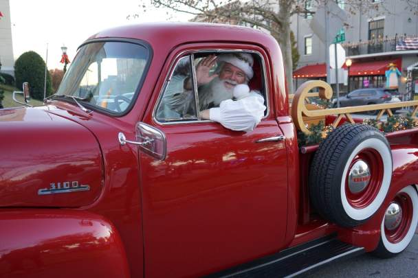 Suwanee's Jolly Holly Day