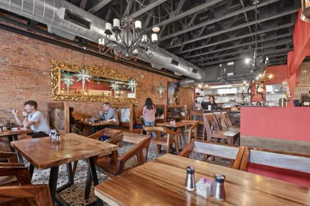 Guía Bilingüe de Comida en Bentonville: Restaurantes con Sabor a Casa