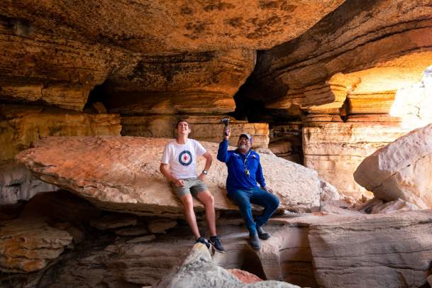 Girloorloo Tours Mimbi Caves