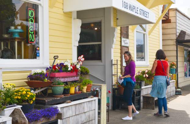 Beachside Treasures & Antique Hunting
