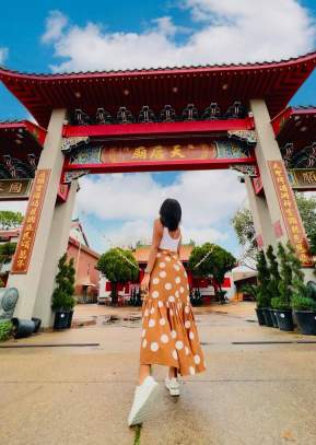 Woman at Chinatown