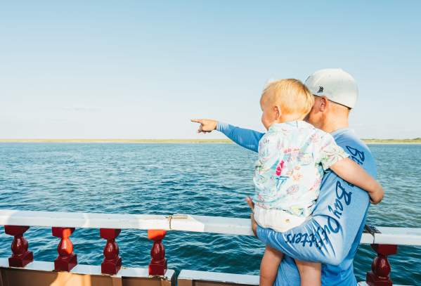 kids-family-red dragon-boating