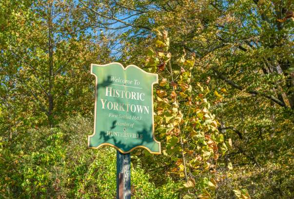 Historic Yorktown Sign