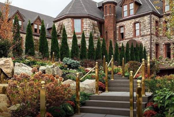 exterior view of the Abbey Inn and Spa